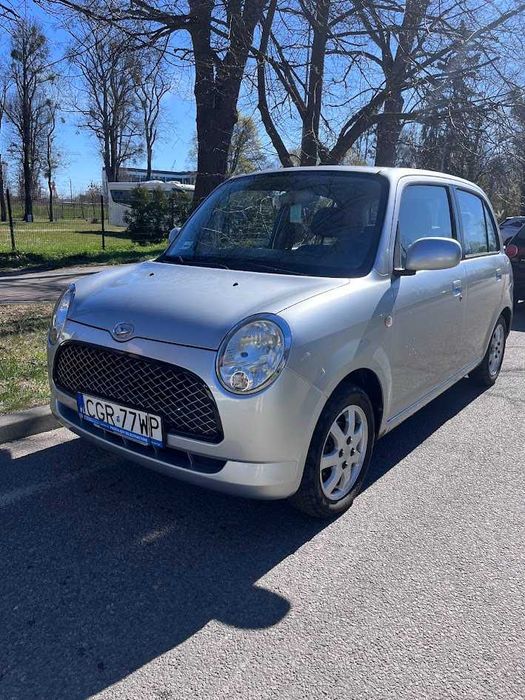 Daihatsu Trevis 2009 - srebrny - małe auto miejskie