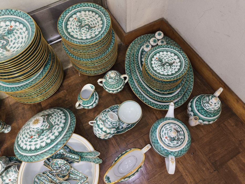 Anos 60/70 Grande Serviço Porcelana de Macau "Dragão Verde" +100 Peças
