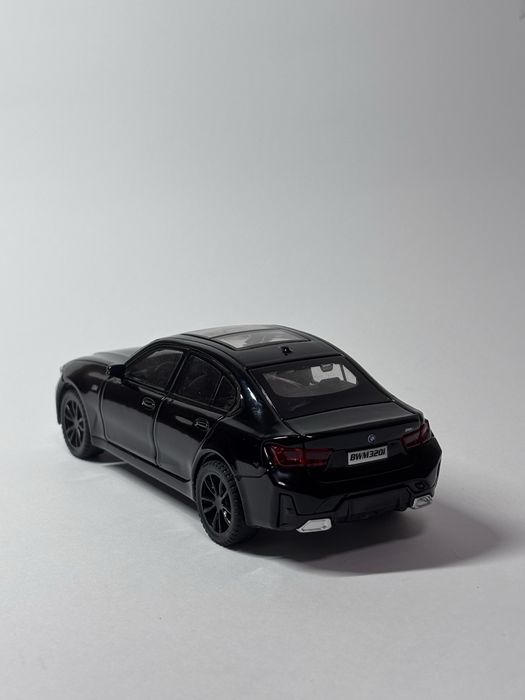 Машинка BMW 320 i