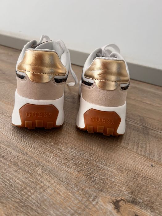 Guess Sneakersy Biały 41 rozmiar