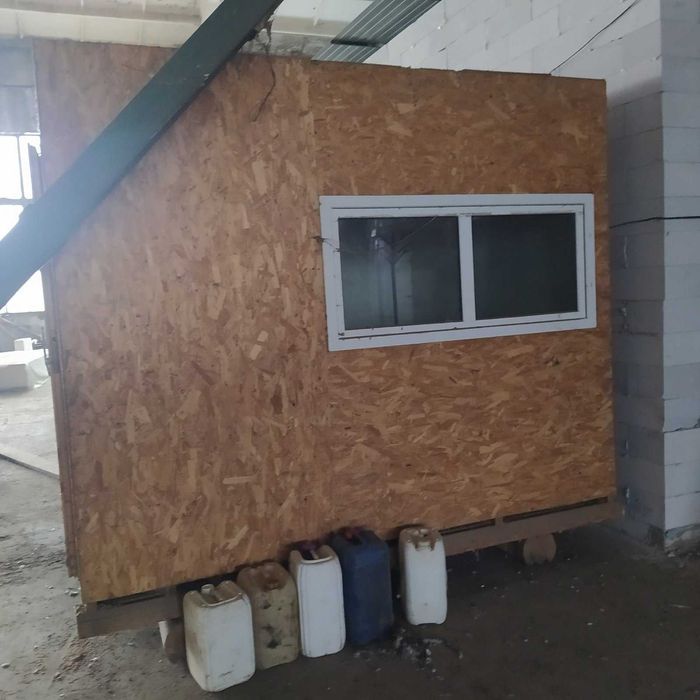 Дачний дім, вагончик, битовка, побутівка, времянка.