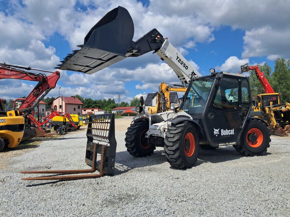 Ładowarka Teleskopowa BOBCAT T2250  / 14r! / Manitou 625 / Kramer / weidemann