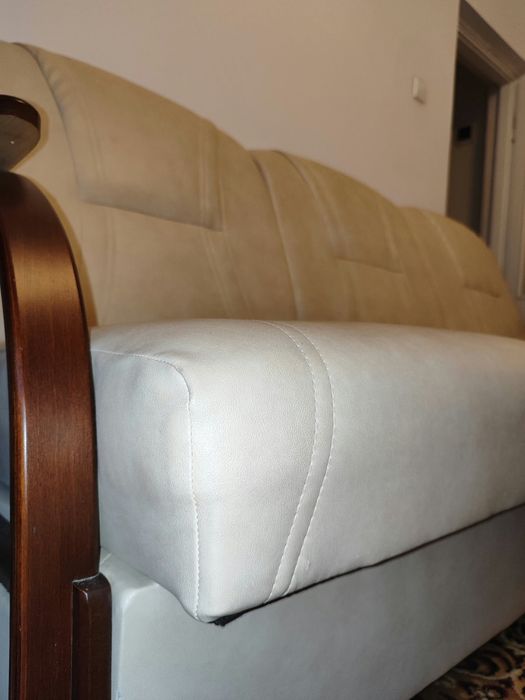 Staromodna  sofa