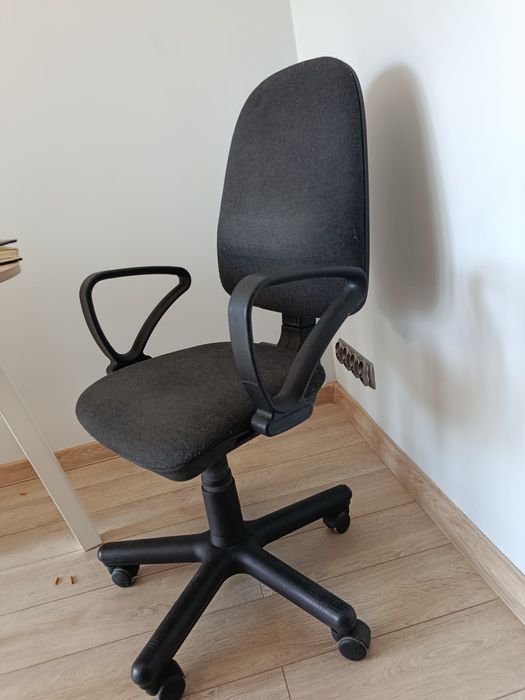 Sprzedam krzesło biurowe