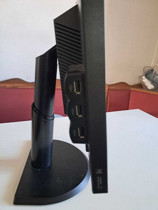 Монітор Lenovo Б.У в робочому стані