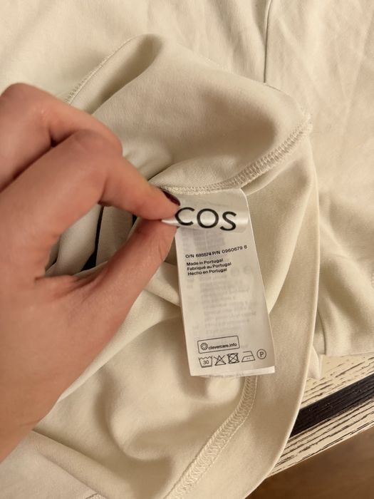 Футболка нова COS