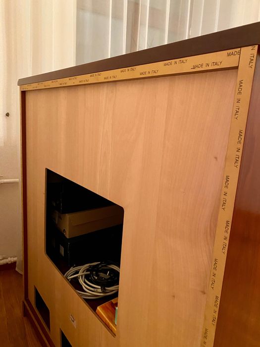 Итальянская тумба  под телевизор. Тумба под телевизор.