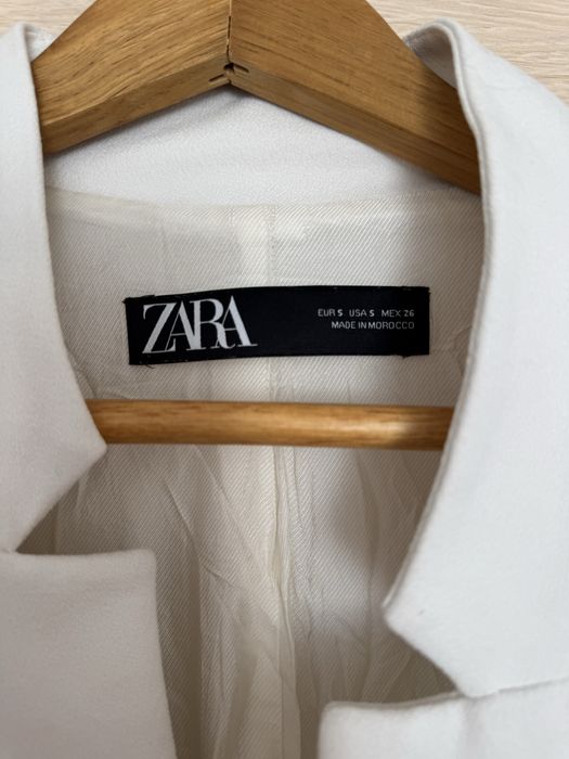 Удлинённый белый пиджак Zara