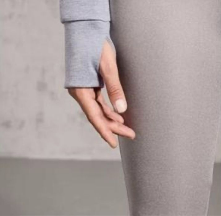 Світшот на замочку є три кольри