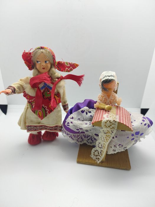 Bonecas do mundo antigas