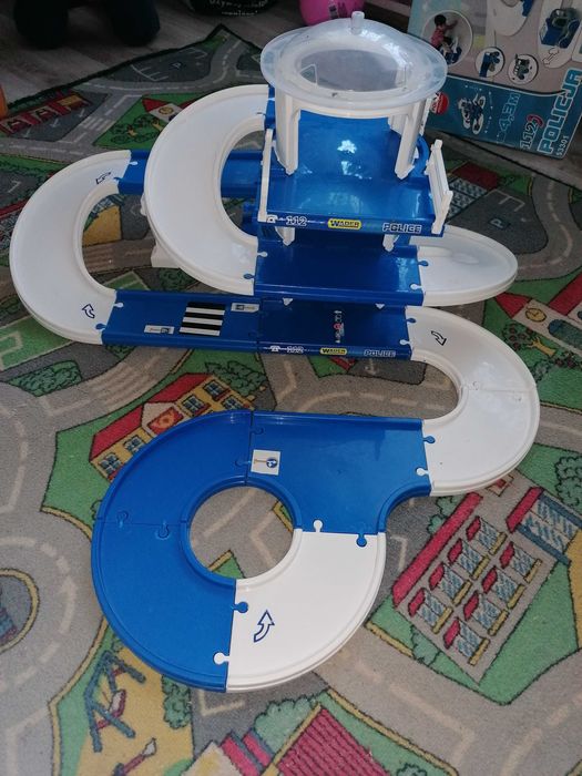 Sprzedam remize strazacka i posterunek policji