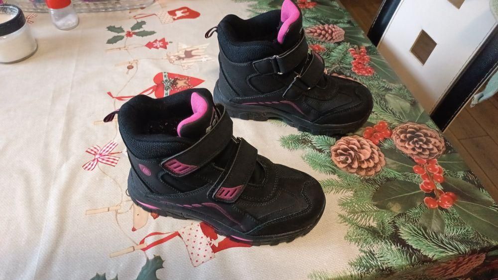 Продам ботинки зимние на девочку