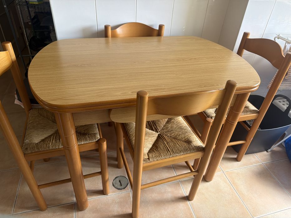 Mesa cozinha extensivel com 4 cadeiras