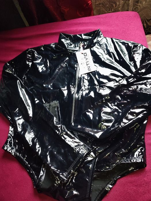 Боді Латекс XL    продам