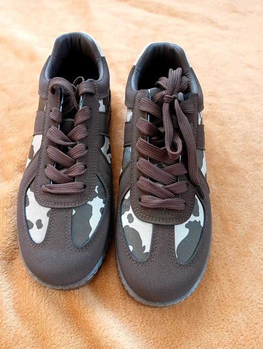 Sneakersy 39 czekoladowe łaciate