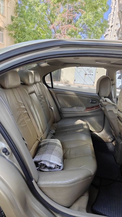 Nissan Maxima A33 2.0