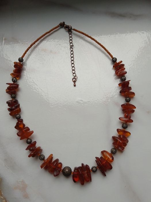 Намисто з бурштину