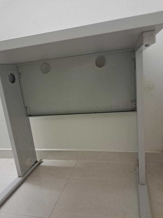 Mesa de escritório compacta – 80 x 66 cm