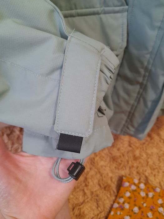 Куртка легенька на хлопчика 146 р.