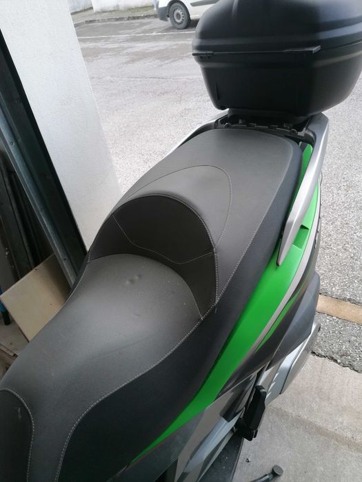 Kawasaki J300 edição especial