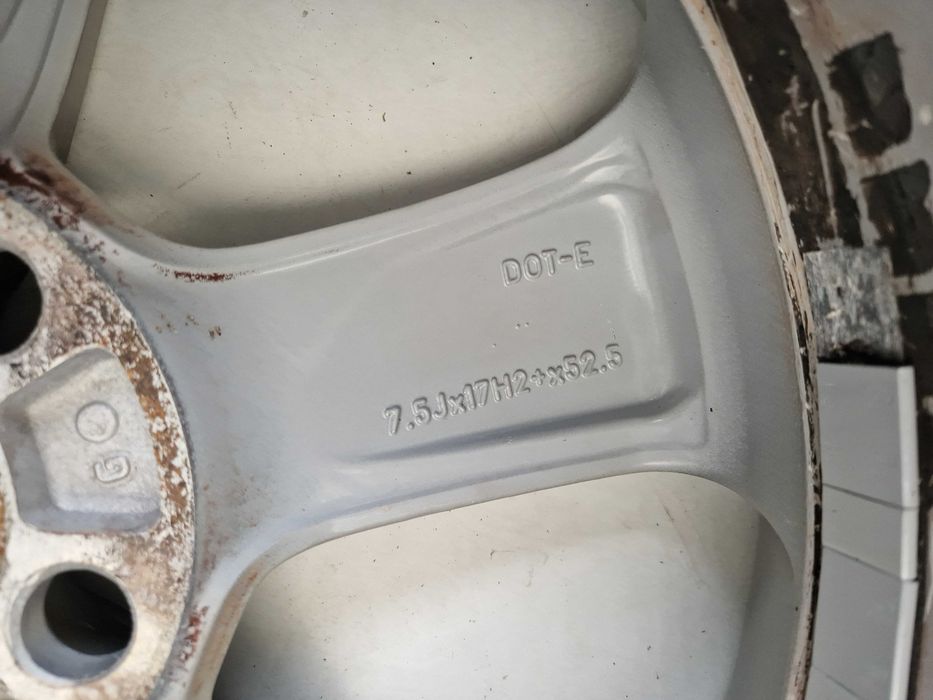 Koła felgi aluminiowe Volvo V40 II 7,5J ET52,5 17" 5x108