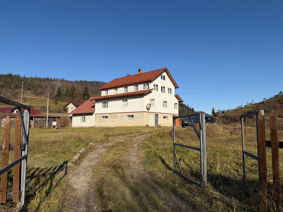 Гірська Вілла з Озером в Тернавці. База Відпочинку. Номери, Лазня.