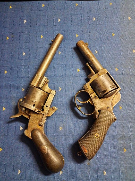 Revolveres antigos do século XIX