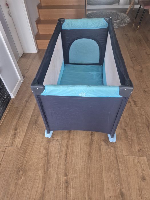 Łóżeczko dziecięce rozkładane