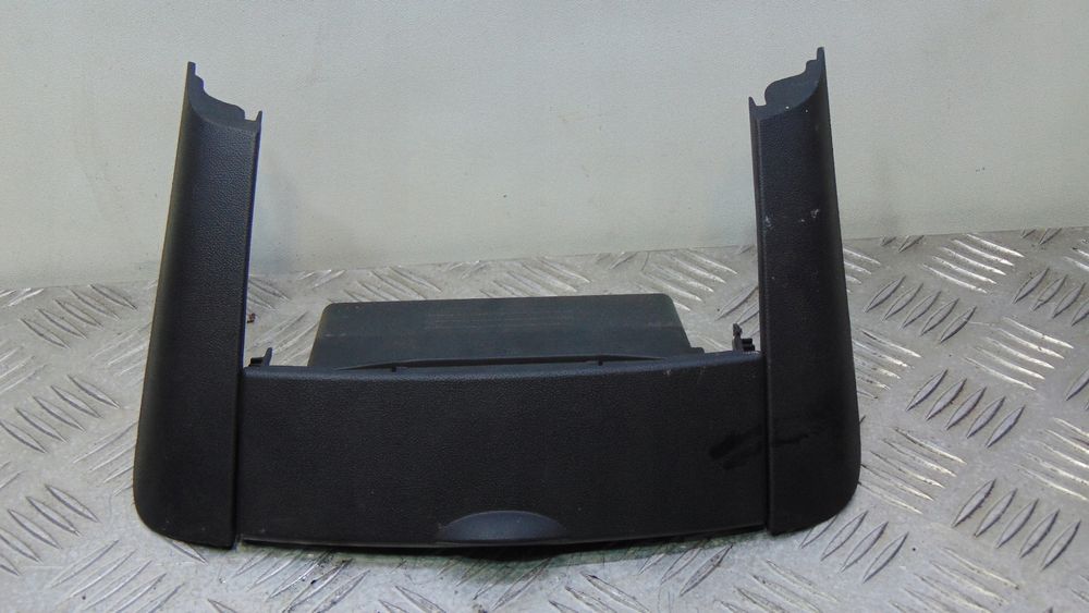 schowek kia ceed i 84770-1h000