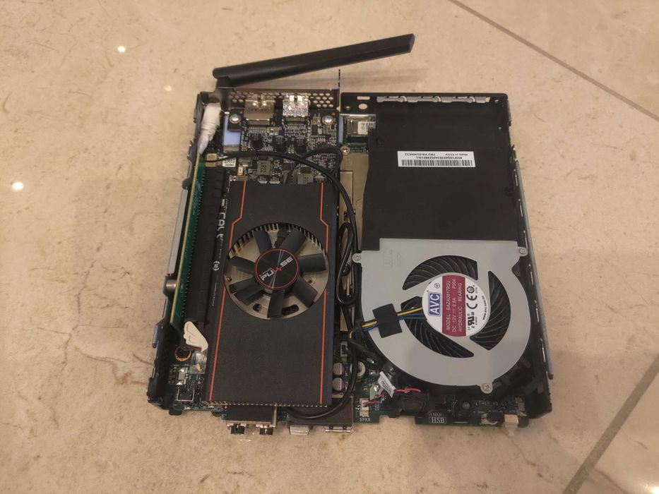 Lenovo P330 i7-8700t / 32GB / 512GB / RADEON RX6400 usff tiny pc mini