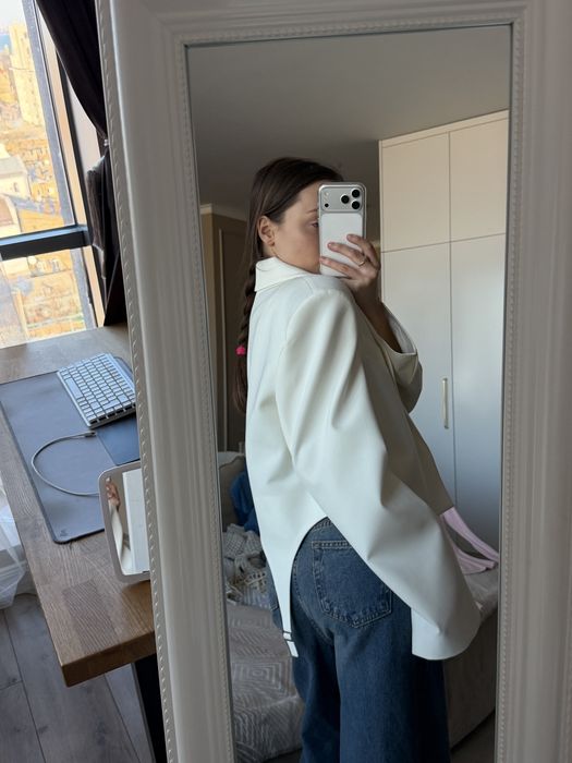 Жакет Bazhane с гартерами молочний