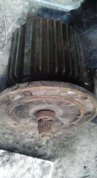 электродвигатель 2.2квт.940оборотов.