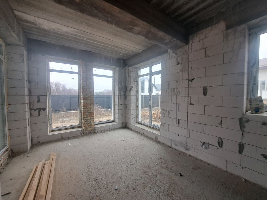 Чудовий будинок в передмісті Києва