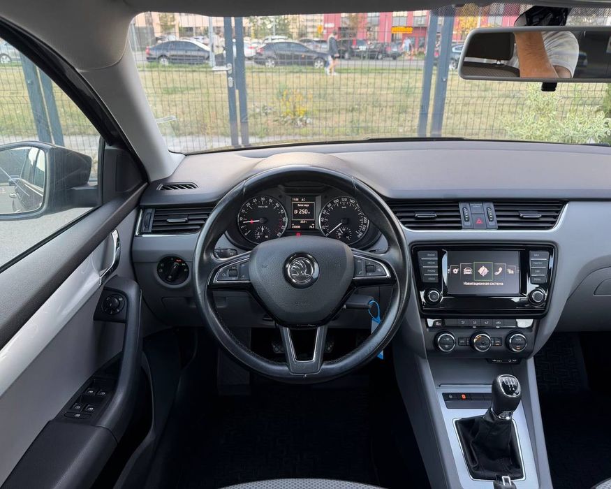 Skoda Octavia A7 Official