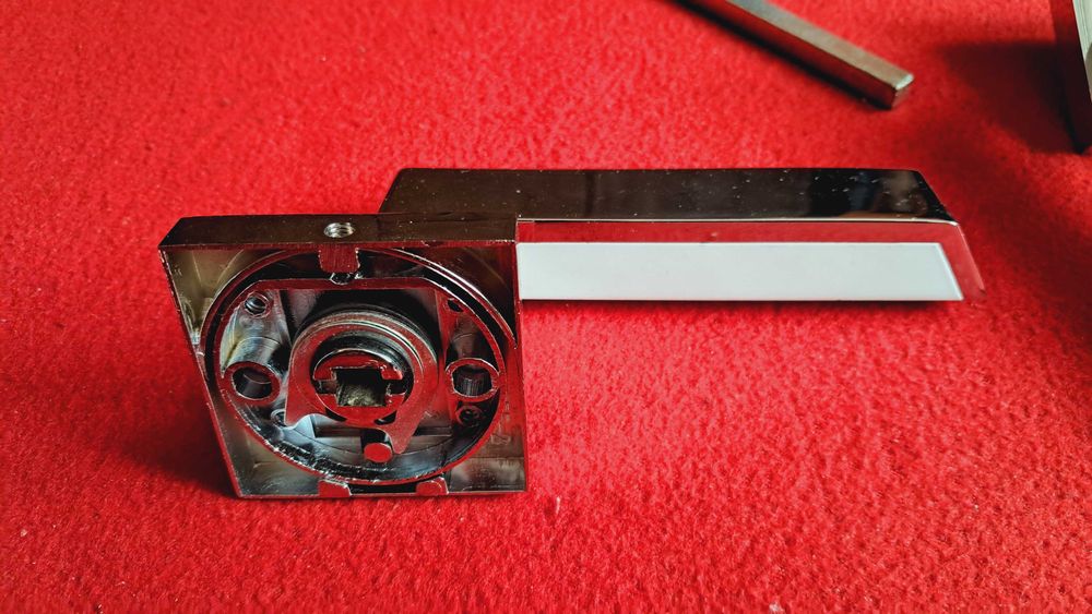 Klamki klamka chrom biel nowoczesna biurowa stylowa