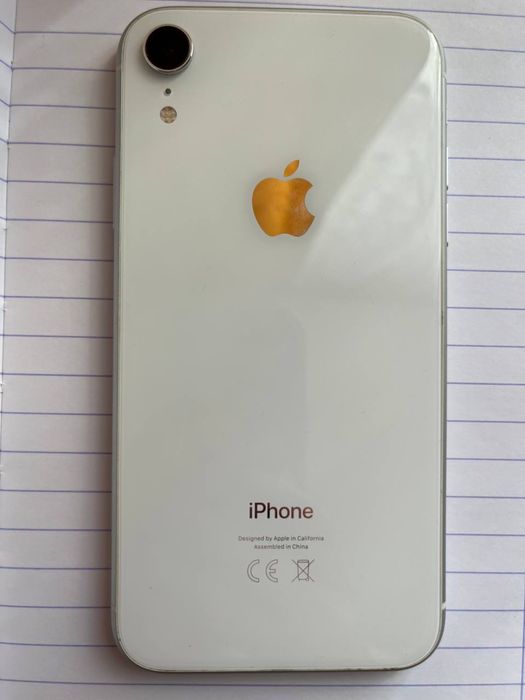 Телефон iPhone XR