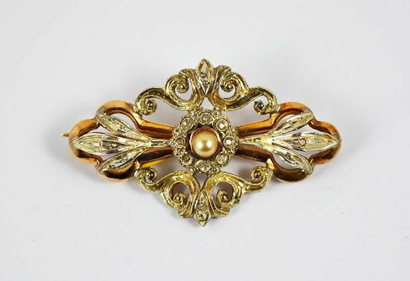 Anel em ouro, prata, rubi e diamantes