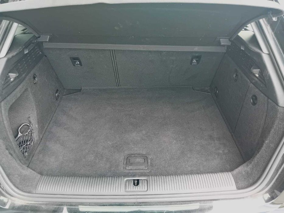 Audi A3 1.6 Sportback S-Line - Nacional ( pequeno sinistro )
