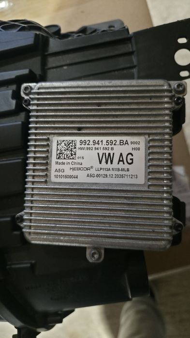 Продам левую фару Porsche Taycan Matrix PDLS+