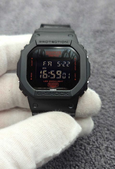 Limitowany Casio G-Shock x Stranger Things DW-5600STT-1ER (Kolekcjonerski)