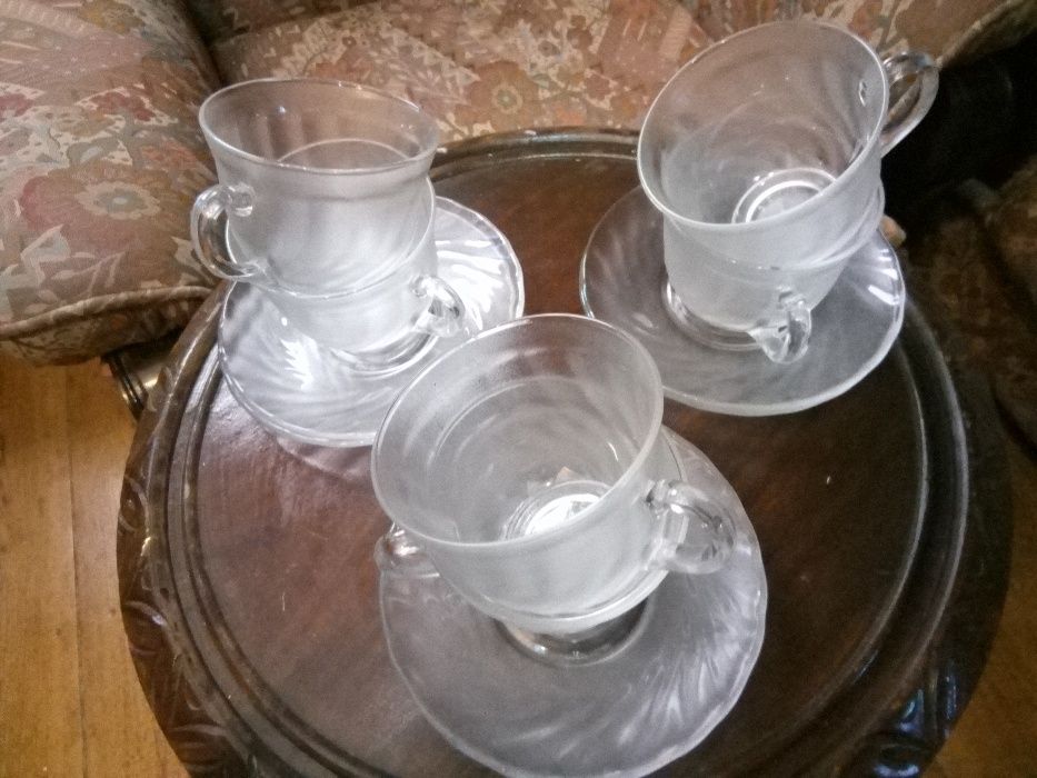 Chávenas de chá com pratos "ARCOROC"