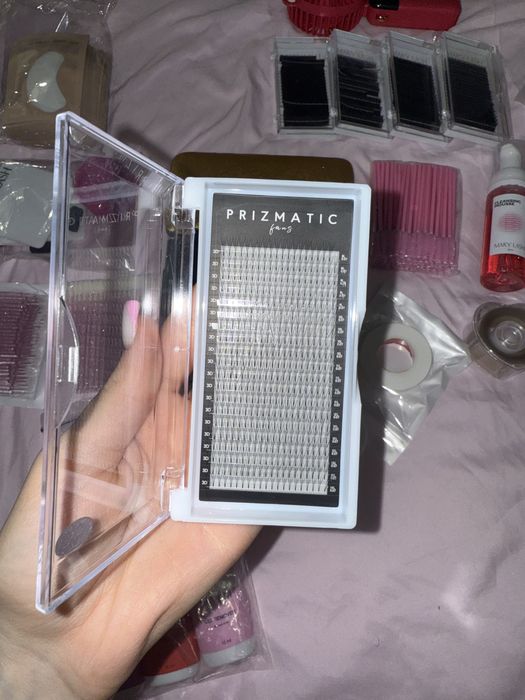 Матеріали для нарощення вій