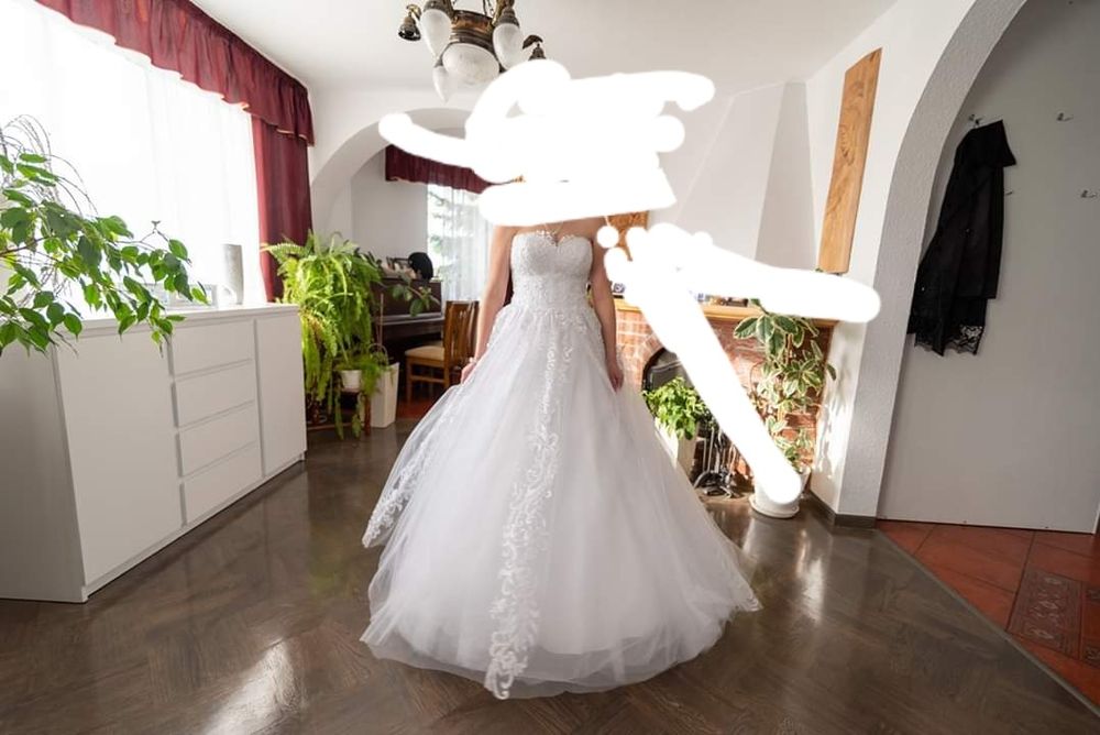 Suknia ślubna biała