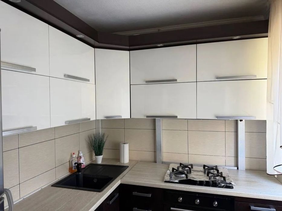 Продам 3-кіинатну каартиру на пр. Поля - View 2