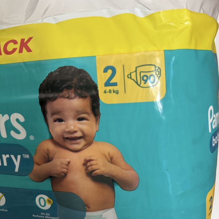 Памперси 2 нові.