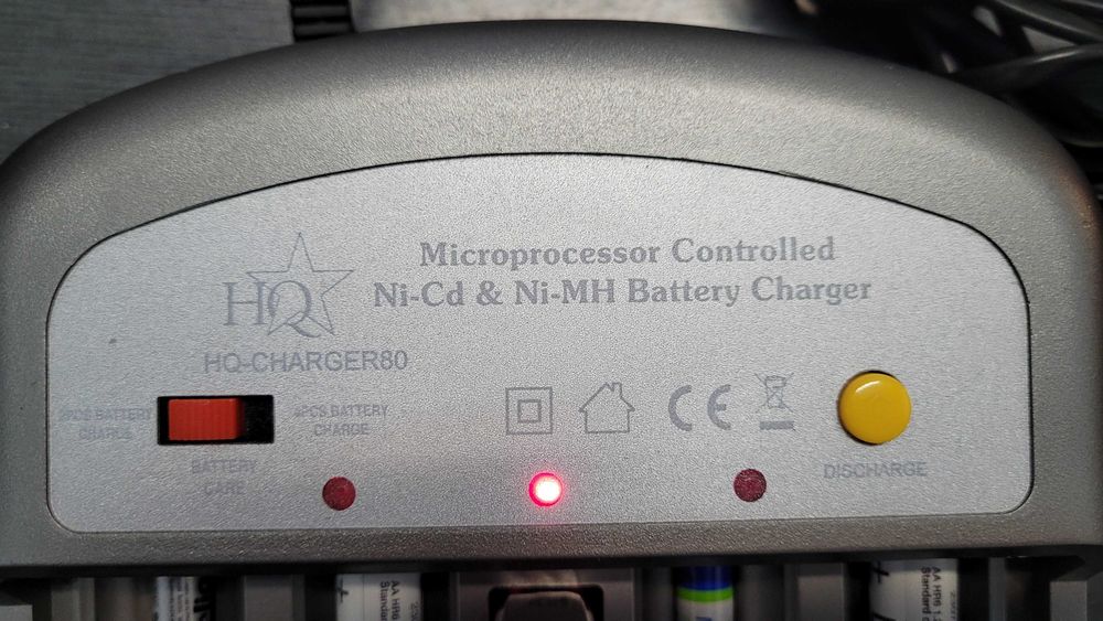 Carregador de Baterias/Pilhas