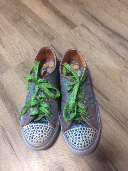 Кеды Skechers ( светятся на носках ) на девочку