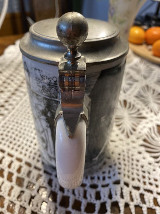 Kufel porcelanowy czarno- bialy wyjatkiwy