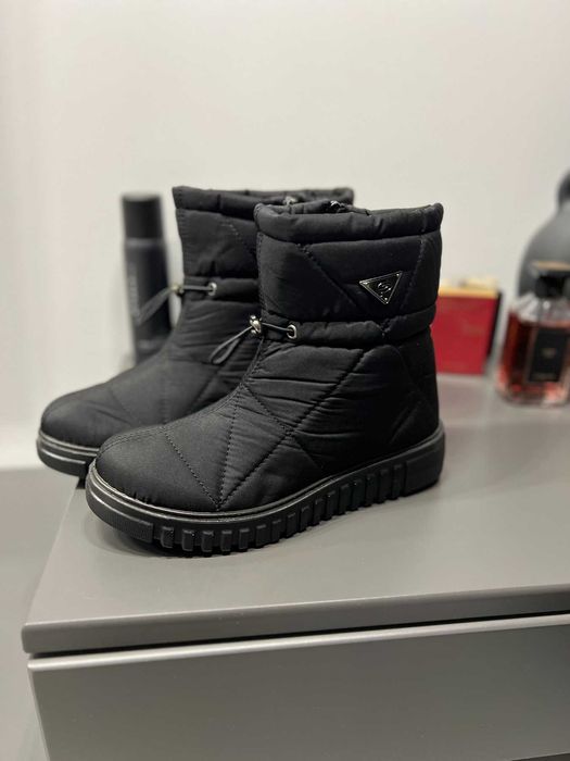 Женские зимние сапоги дутики очень теплые , непромокаемые