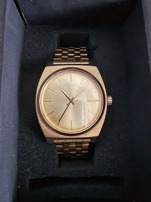 Relogio nixon dourado
